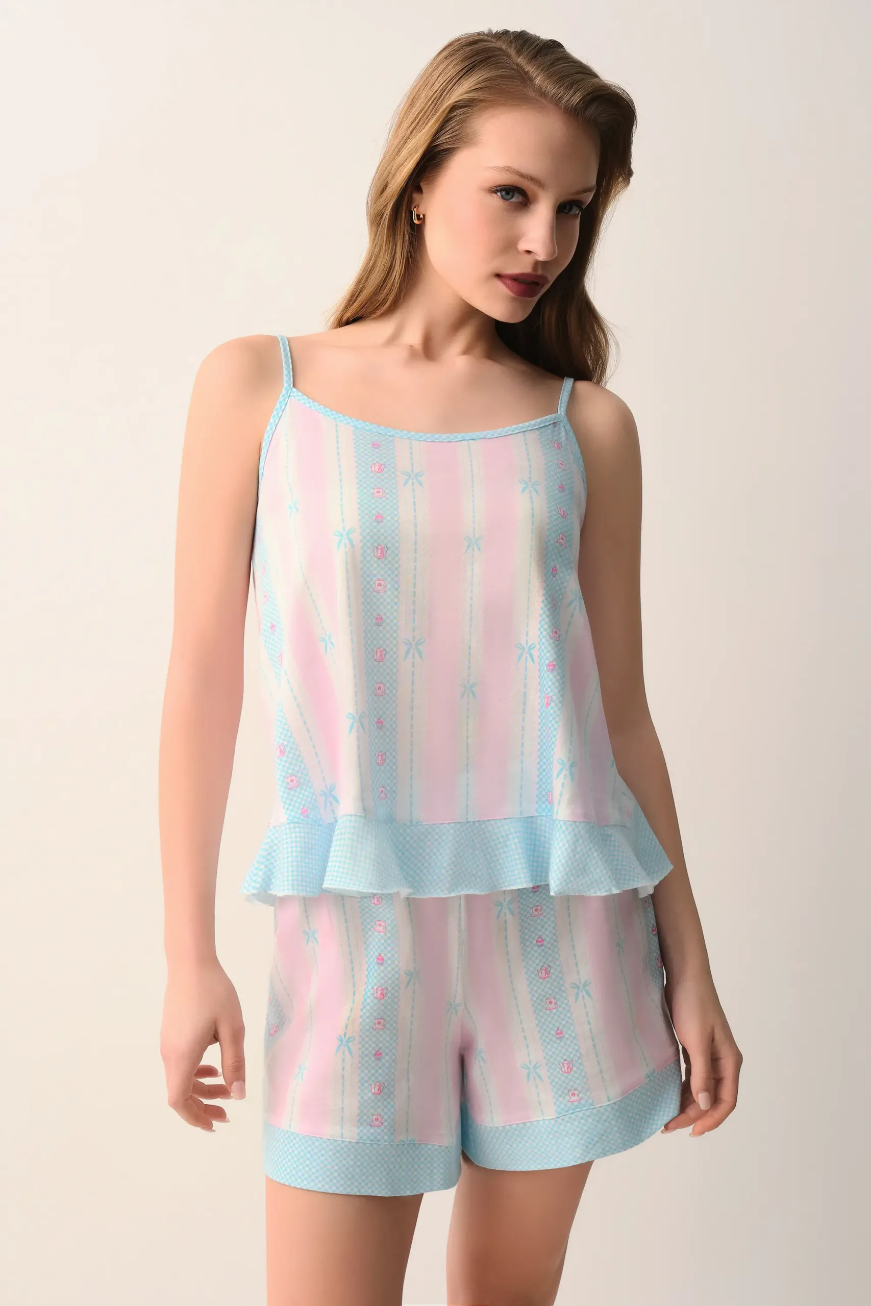 8e87bf98-1e94-4817-a026-ffe4c51badef_briella-top-short-set